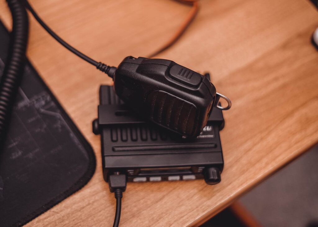 cb radio, cb, citizen band-5993363.jpg