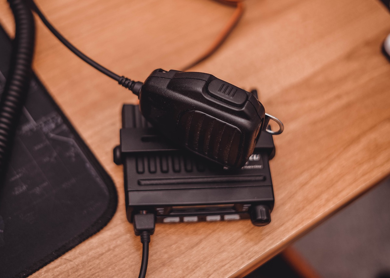 cb radio, cb, citizen band-5993363.jpg